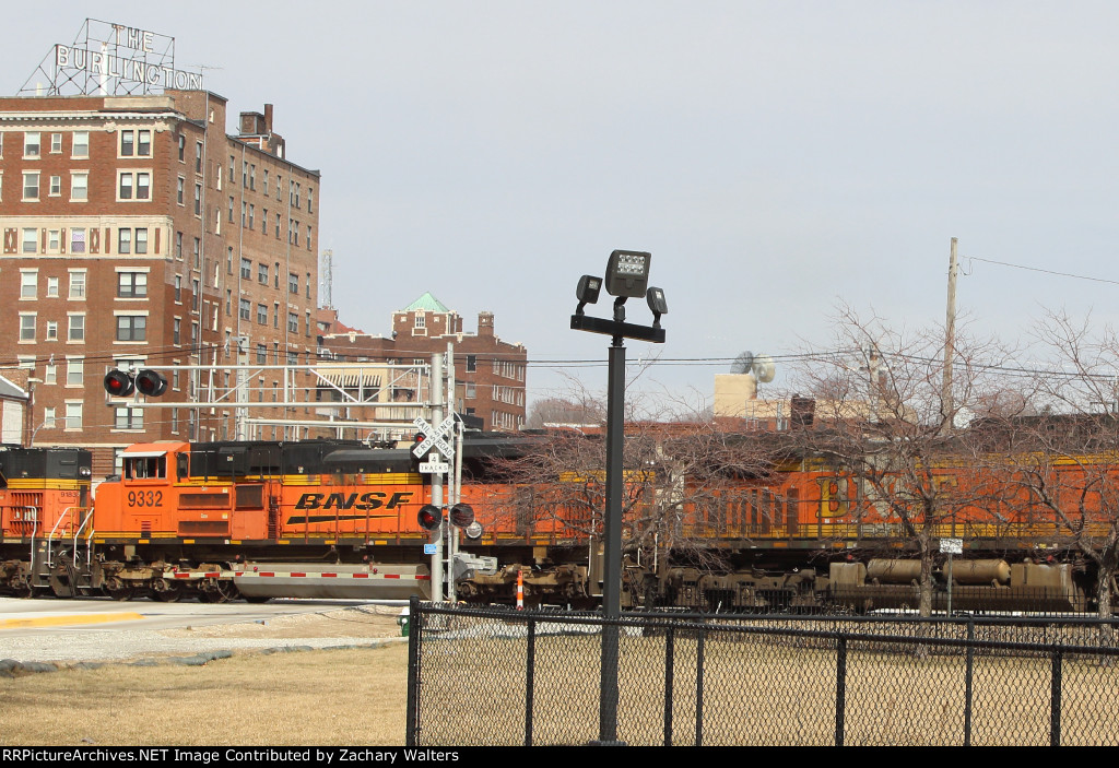 BNSF 9332